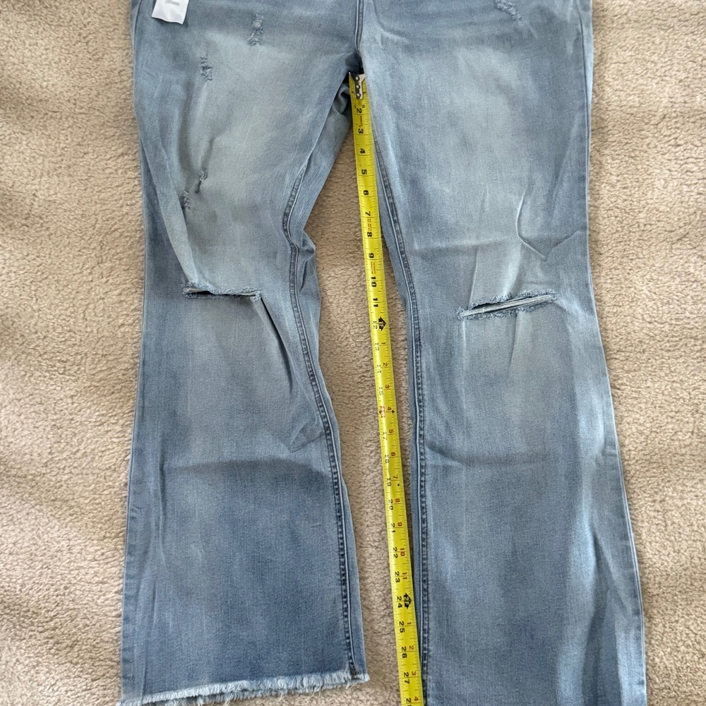 Tinseltown Junior Plus Distressed Jeans, Hi-Rise Flare, 16W - Picture 10 of 11
